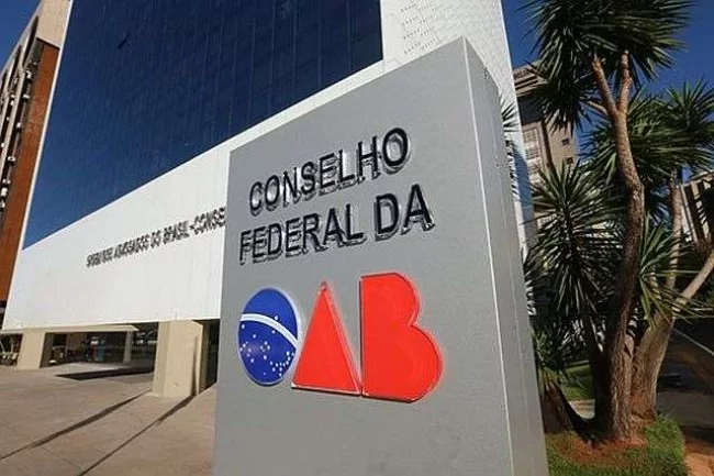 Racha na cúpula da OAB envolve pensão a ex-funcionário, "arquivo vivo"