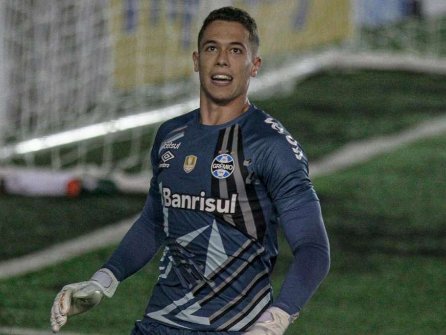 Grêmio mira mercado europeu em busca de concorrência para Brenno