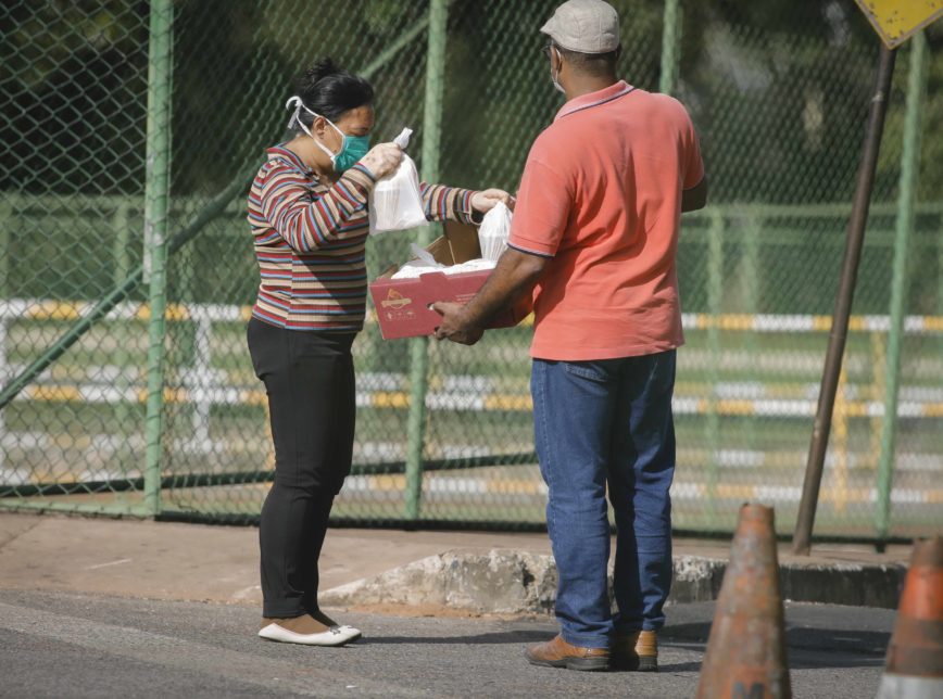 Crise da covid-19 reduz renda de 77% dos mais pobres e só 26% de ricos