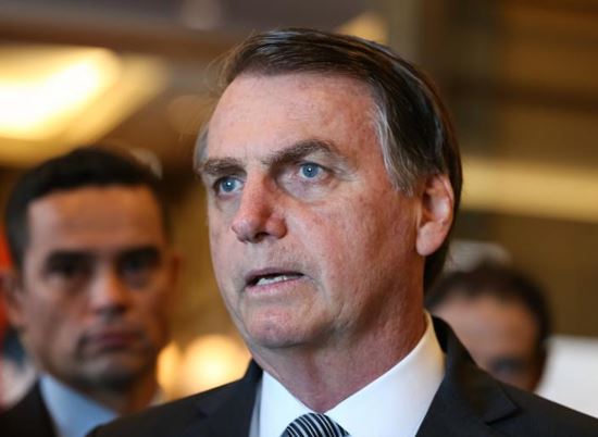 Bolsonaro avisa que comerciantes podem processar governadores