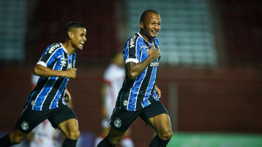 Grêmio x Internacional, Arsenal x Liverpool... saiba onde assistir aos jogos do sábado