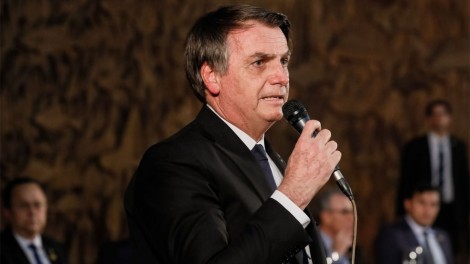 Bolsonaro sai em defesa do trabalhador e afirma que Exército não será usado para “obrigar o povo a ficar em casa”