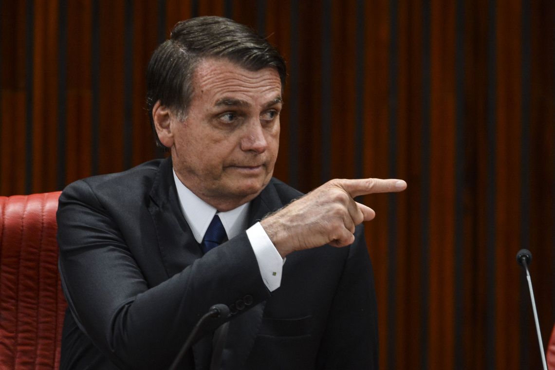 “Povo armado jamais será escravizado”, afirmou Bolsonaro em vídeo